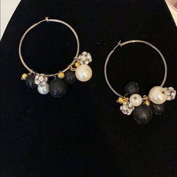 Guess earrings - Picture 1 of 1